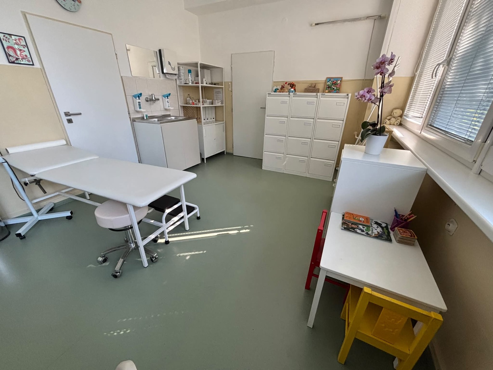 Vyšetrovňa s detským kútikom DERMAkid